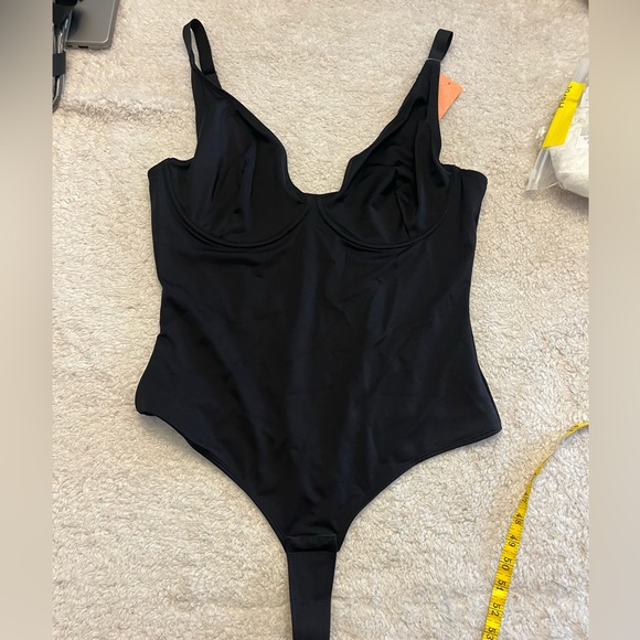 NWT Feelingirl Vneck Bodysuit Shapewear - Picture 5 of 10